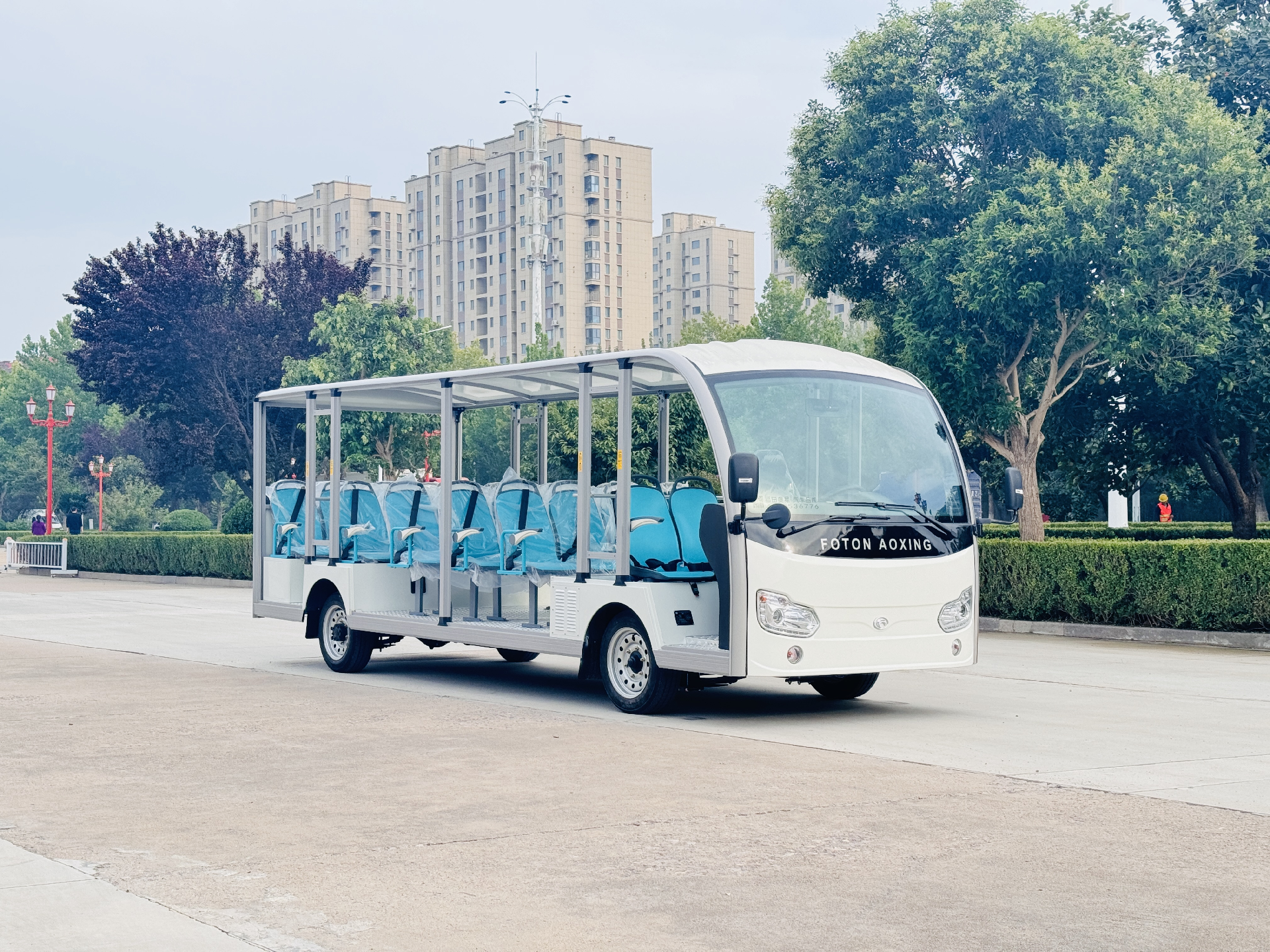 23座燃油观光车